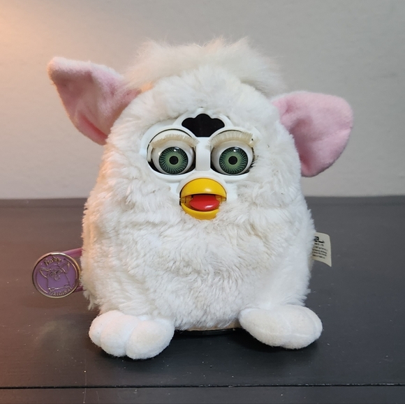 Collectible Furby ~ Interactive Robotic Toy ~ He's cute and works! - Picture 4 of 6